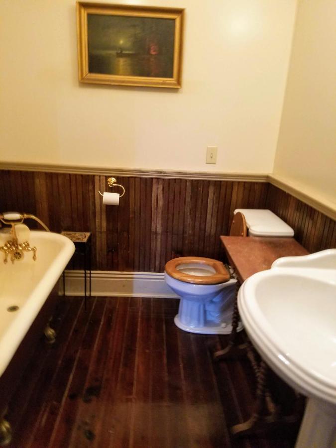 Iron Horse Hotel Blackwater Bagian luar foto