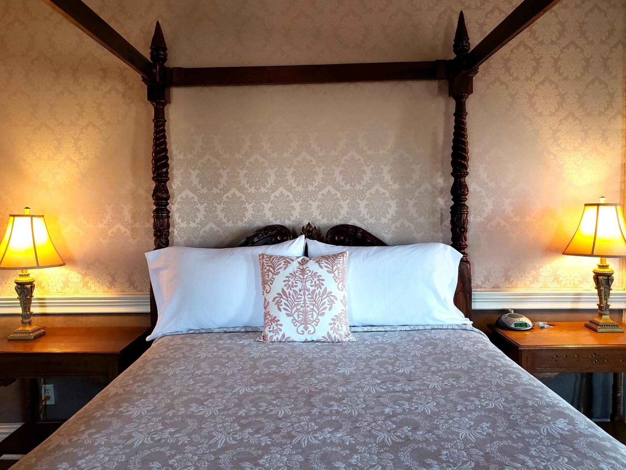 Iron Horse Hotel Blackwater Bagian luar foto