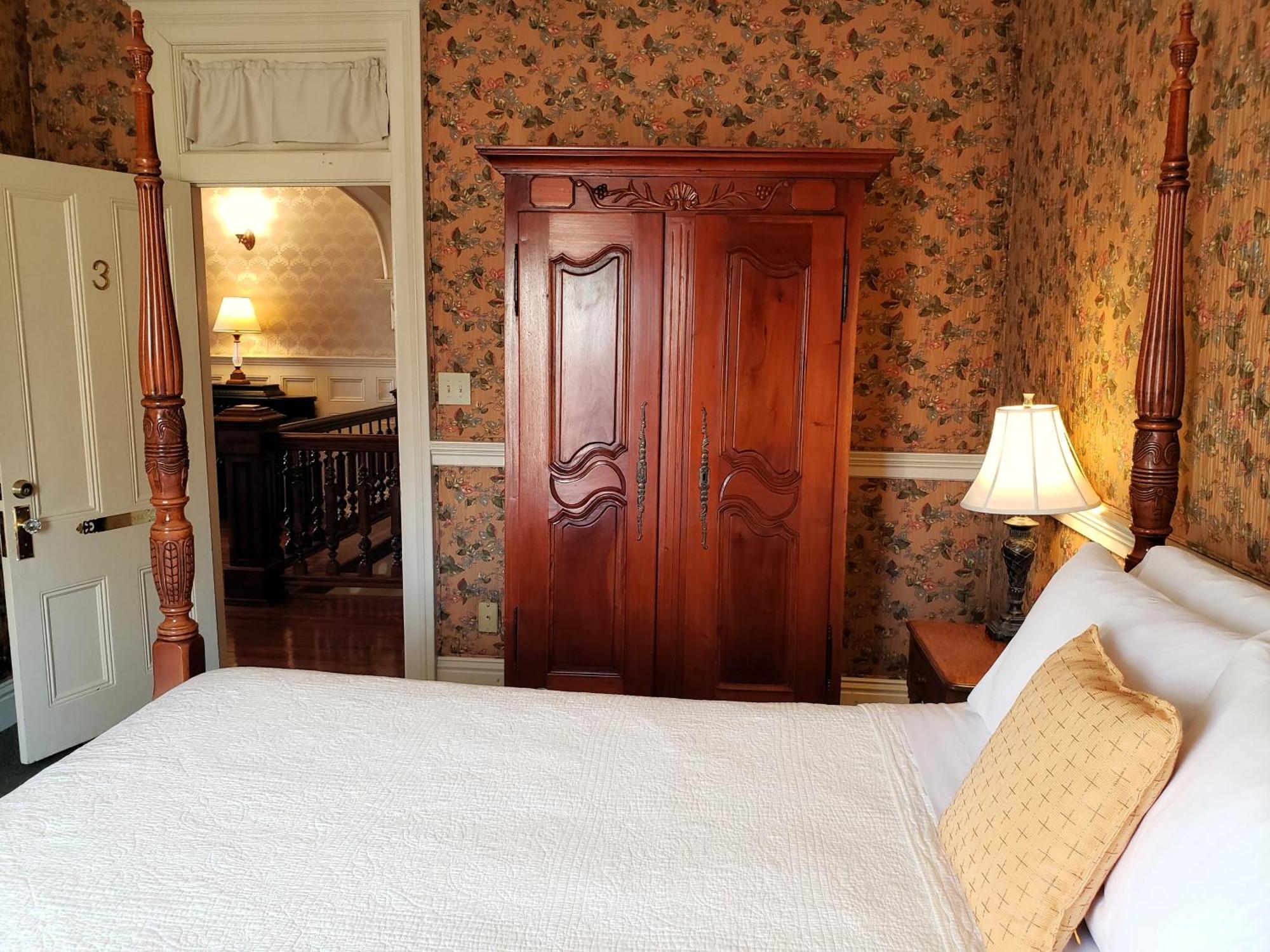 Iron Horse Hotel Blackwater Bagian luar foto