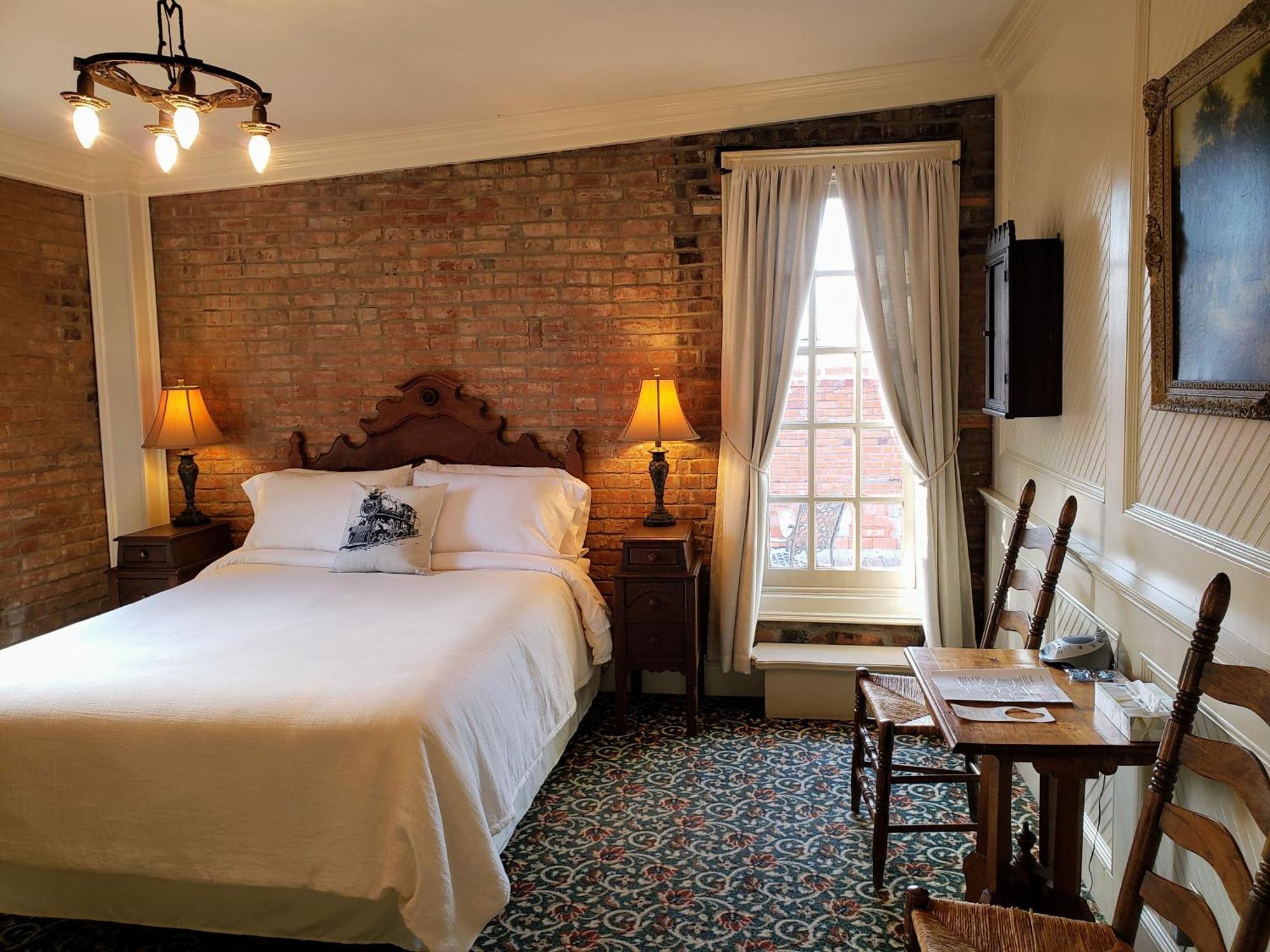 Iron Horse Hotel Blackwater Bagian luar foto