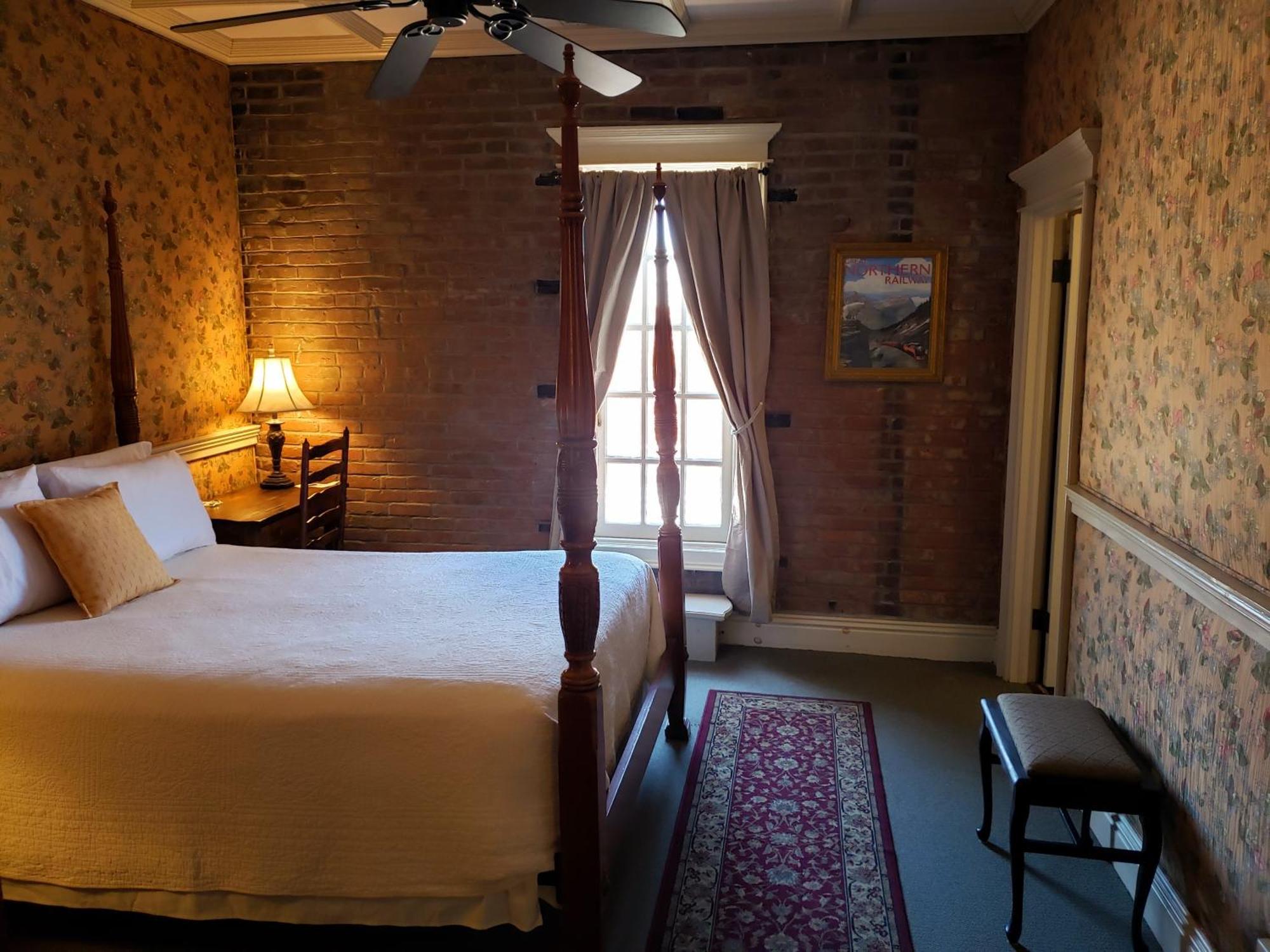 Iron Horse Hotel Blackwater Bagian luar foto